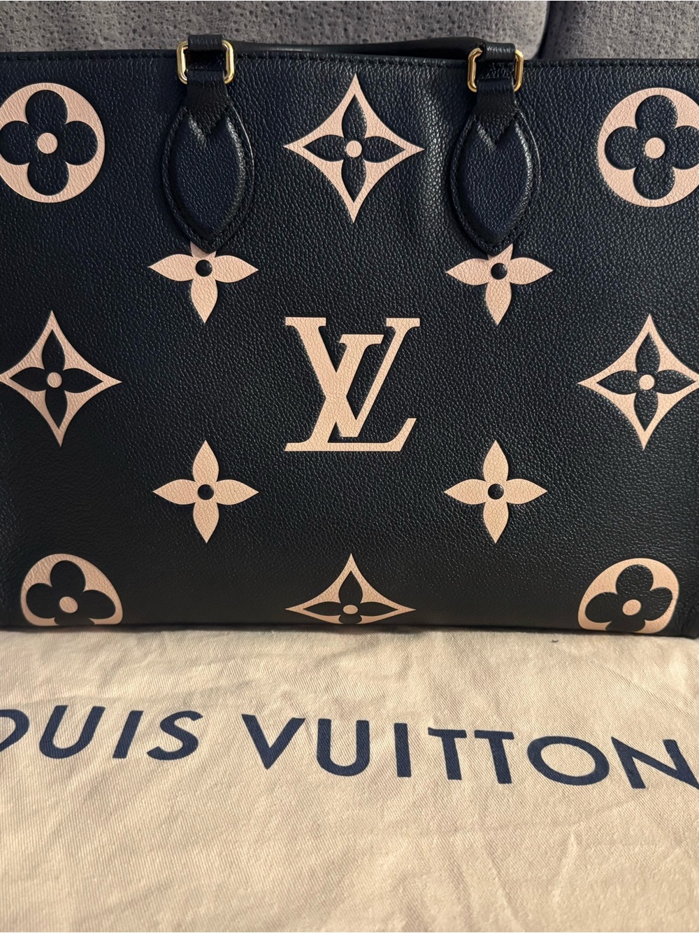 100% authentic Louis Vuitton On The Go MM 💜 Friday price drop💜
